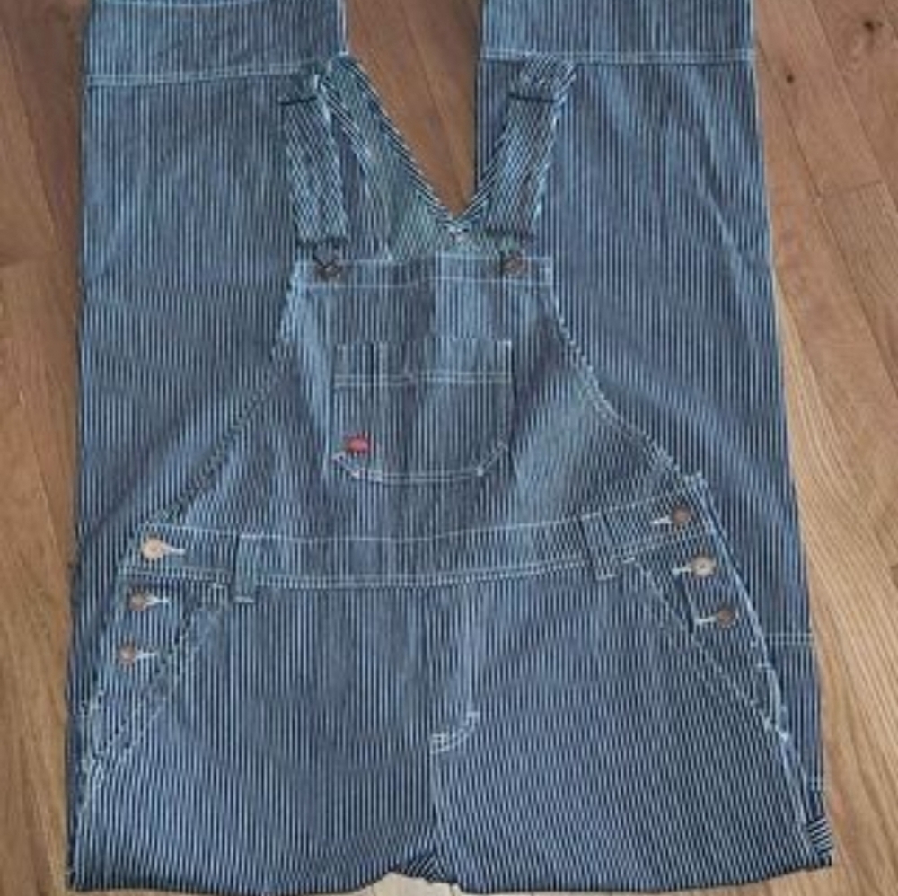 WOMENS Dickies STRIPED OVERALLS Size Medium MEASUREMENTS IN LAST PICTURE🥰